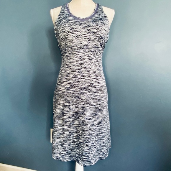 MPG Dress Athletic Sport Travel Shelf Bra Purple Gray Stripe A-Line Pockets M - Picture 3 of 15